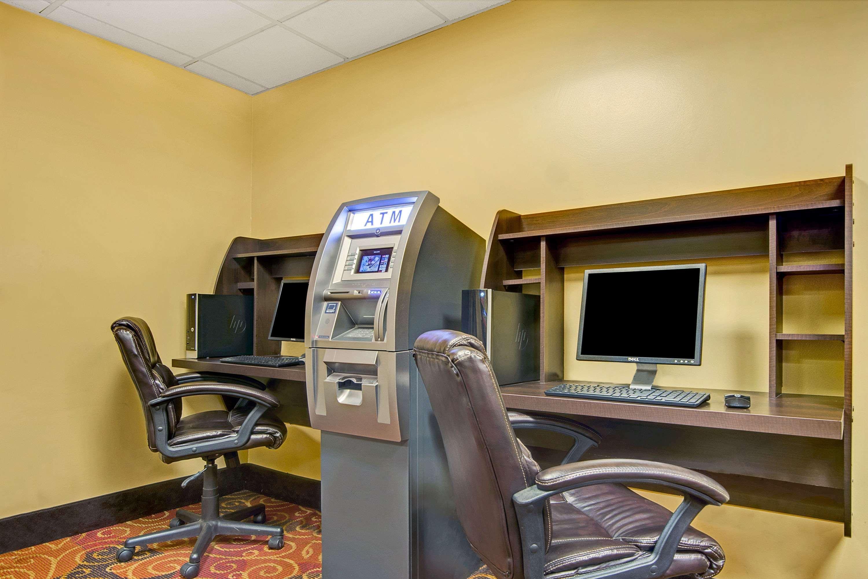 Super 8 By Wyndham Stamford/New York City Area Zewnętrze zdjęcie